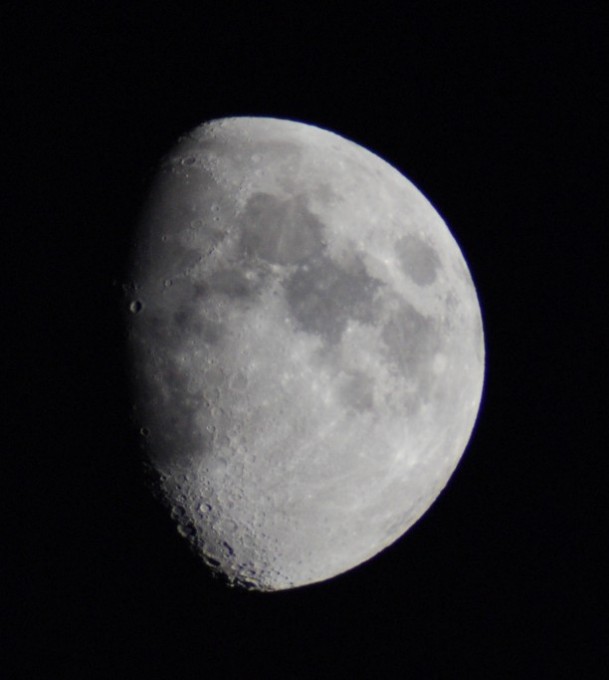 Image of the moon 