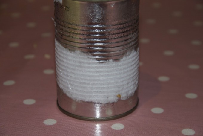 Make frosh using a tin can, ice and salt
