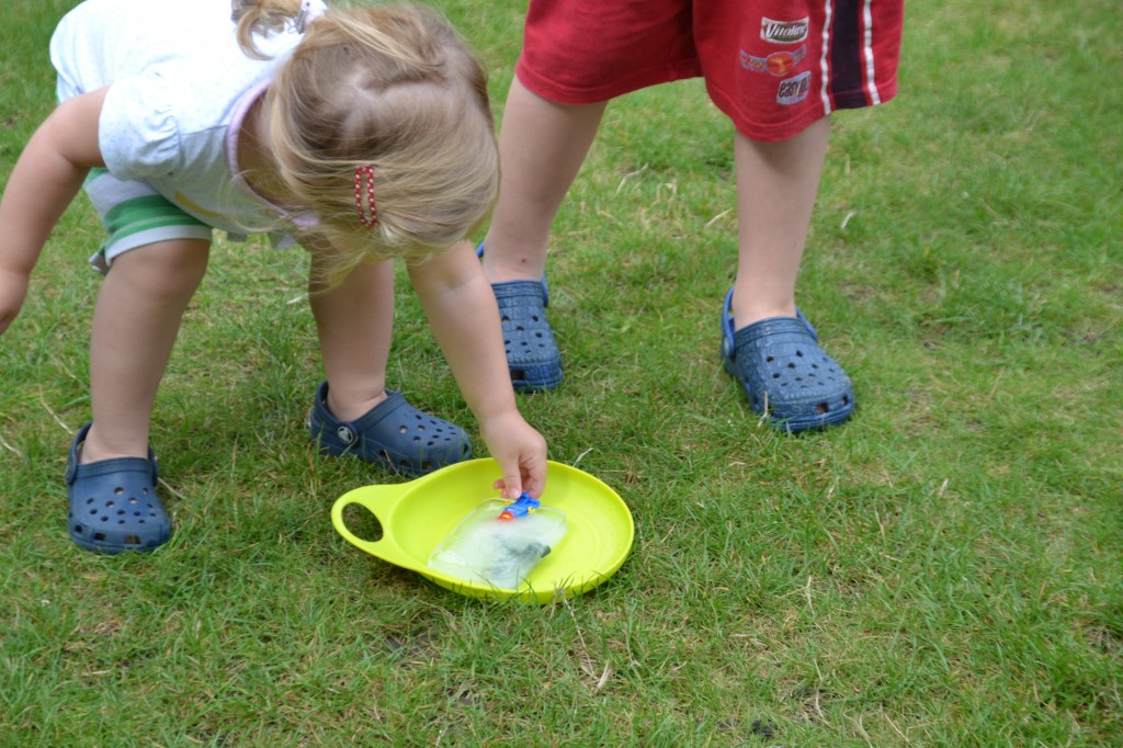 Preschool ice experiment - science for kids