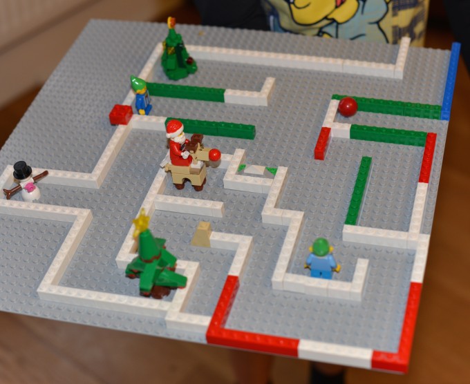 DIY Christmas LEGO maze