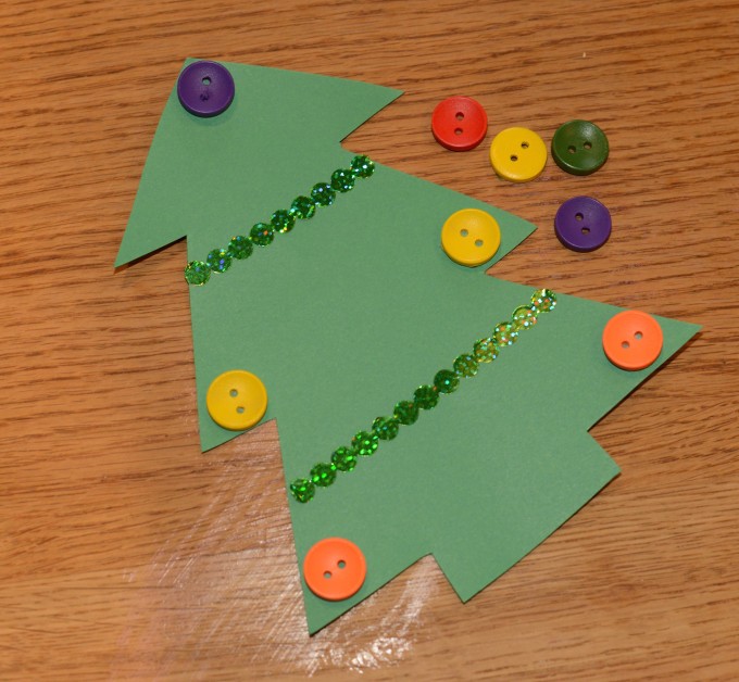 Symmetrical Christmas tree craft for little ones