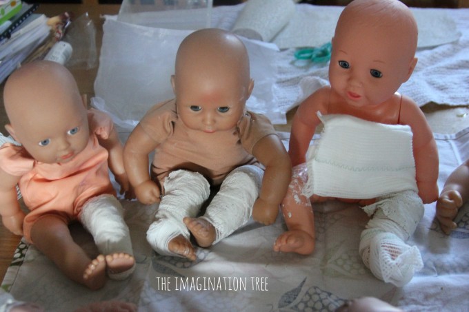 Doctor-pretend-play-with-real-plaster-casts-680x453