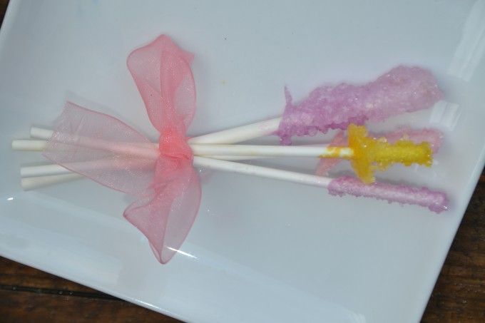 How to grow sugar crystals by making sugar lolly pops