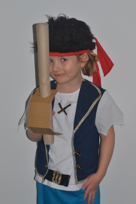 how to make a pirate sword