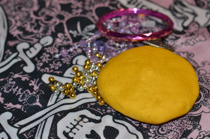 pirate play dough. Yellow play dough with jewellery treasure