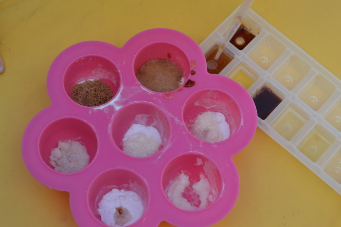 Tester différentes substances pour découvrir ce qui réagit avec le bicarbonate de soude #scienceforkids