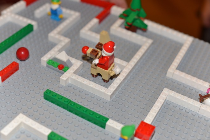Christmas LEGO MAZE - Christmas LEGO Activity