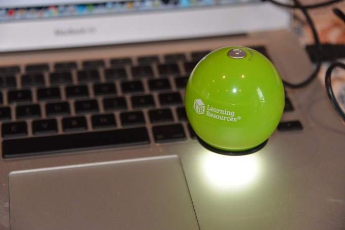 Zoomy handheld microscope