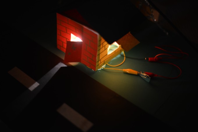 Circuit used to light up a cardboard house #circuitsforkids