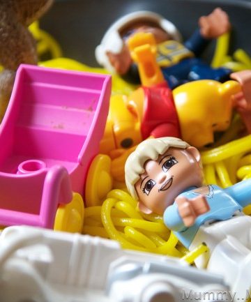 DUPLO Messy play