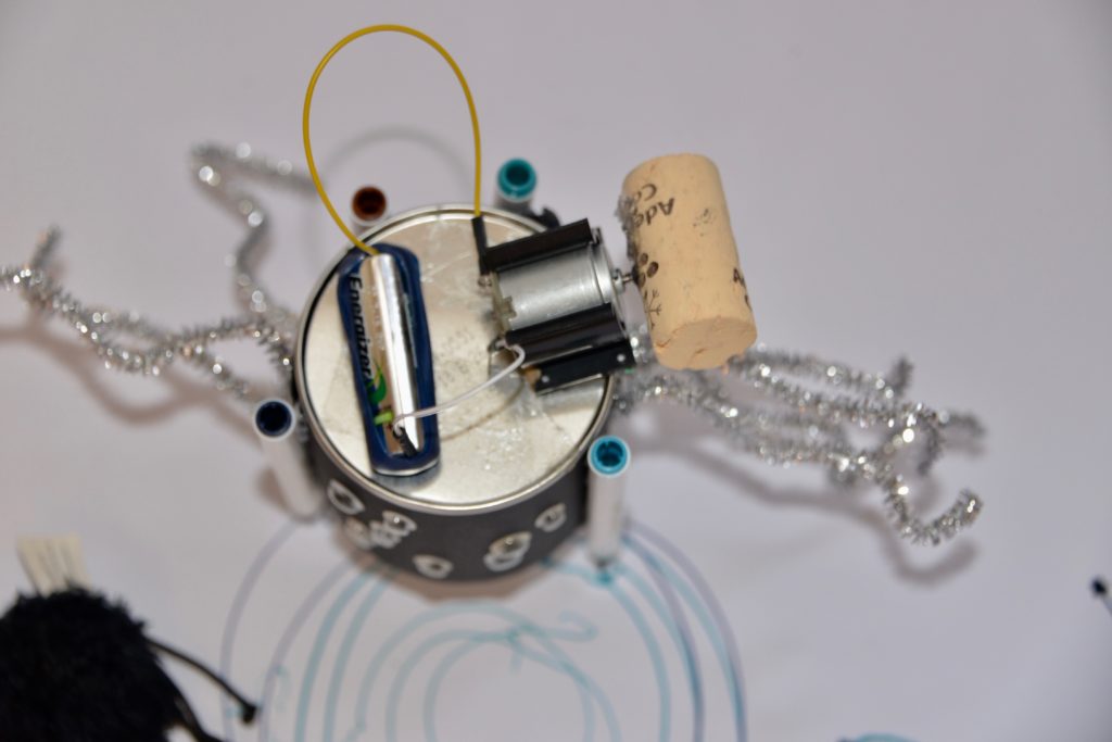 Drawing Robot Circuit with a motor