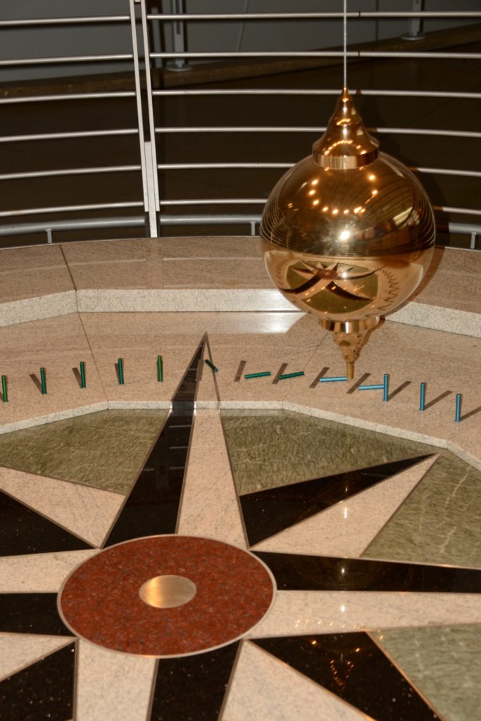 Foucaults Pendulum - California Academy of Sciences