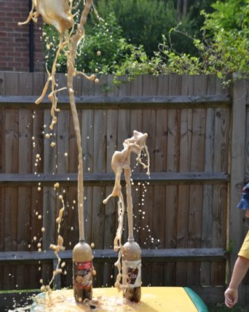 coke and mento eruption showing diet coke and normal coke