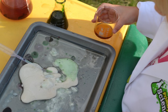 Baking soda and vinegar investigation for preschoolers