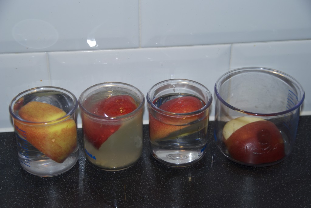 preserve apple by keeping them in vinegar