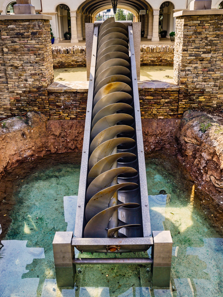 An Archimedes Screw in action