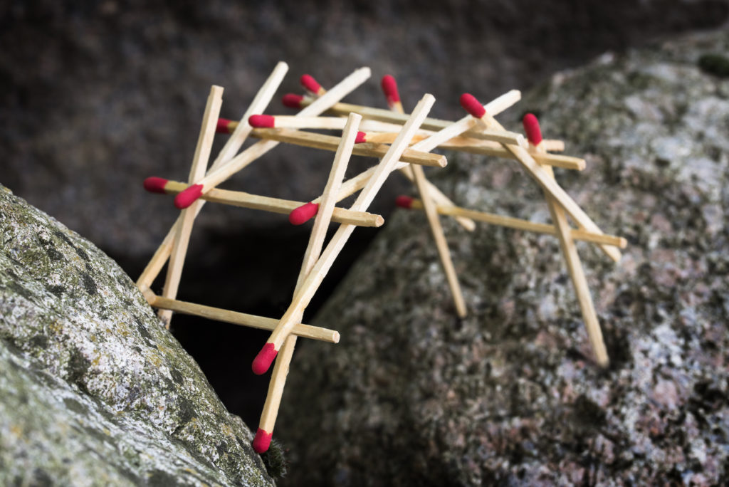 Leonardo da Vinci's self supporting bridge made from match sticks