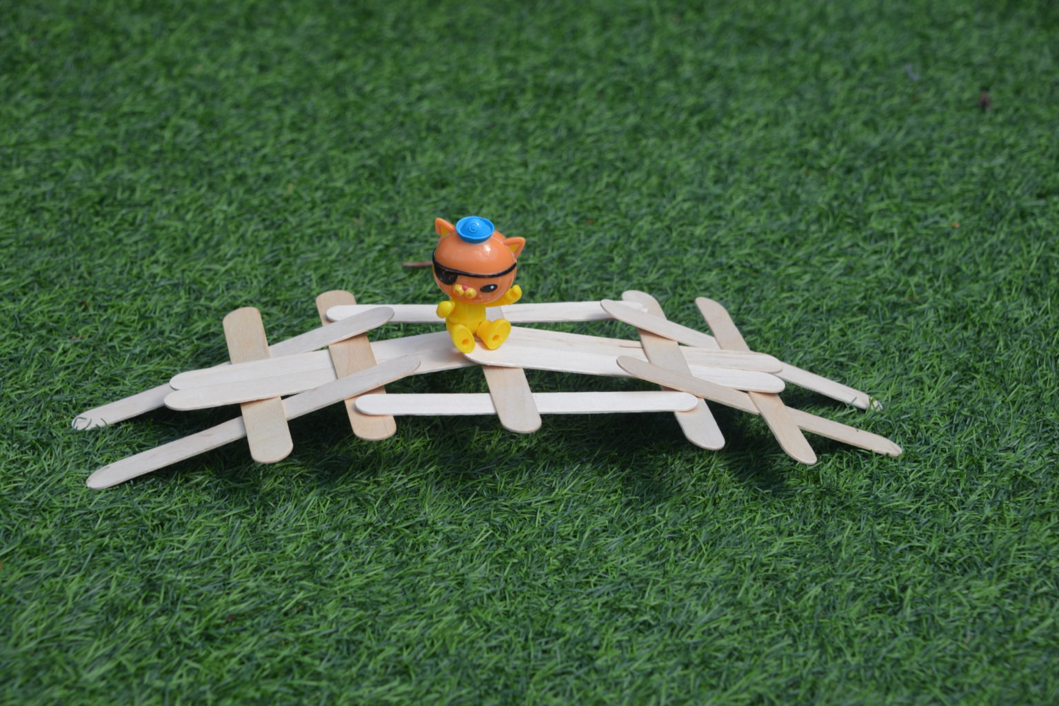 Leonardo da Vinci's SelfSupporting Bridge Renaissance Scientists