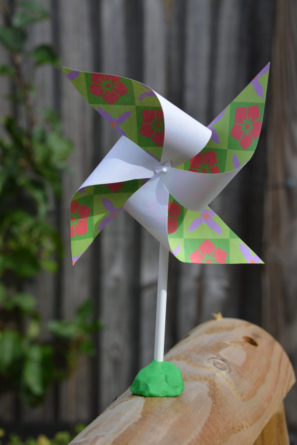 Learn about the power of wind by creating a pinwheel.