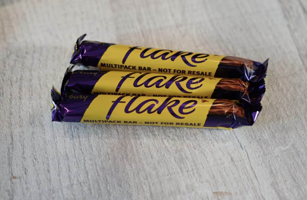 3 Cadbury's Flake bars