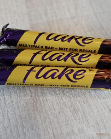 3 Cadbury's Flake bars