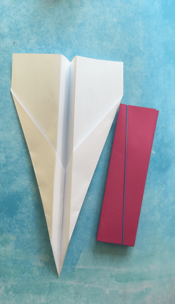 lanzamiento de avión de papel