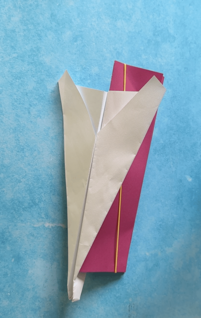 Paper aeroplane launcher